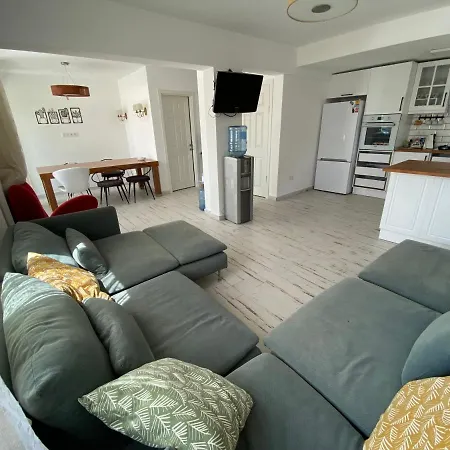 Hotel Oezel Plajli Site Icerisinde 3+1 Kiralik