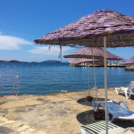 Hotel Oezel Plajli Site Icerisinde 3+1 Kiralik